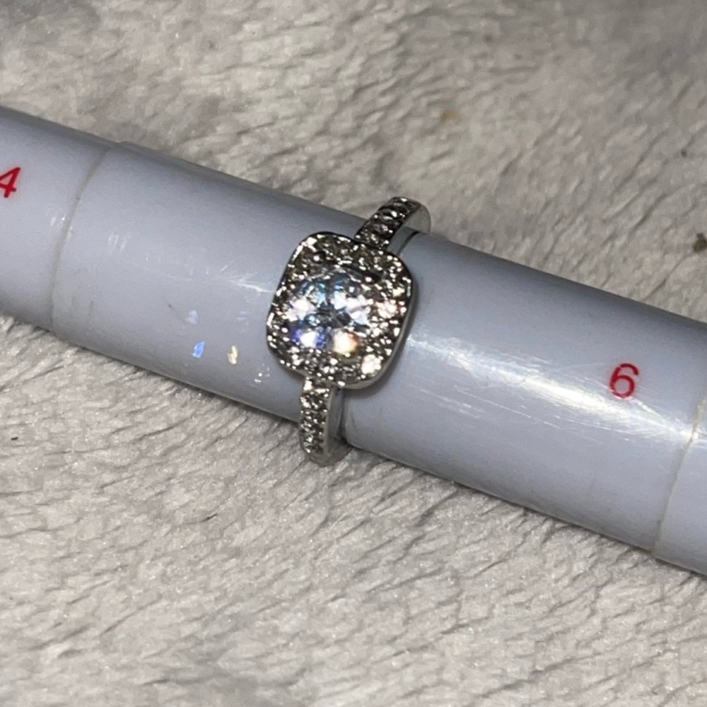 New Mojssanite Diamond 14k White Gold 1 CT Round Cut Ring - Picture 5 of 16